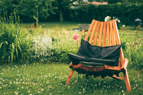 Stuhl im Garten